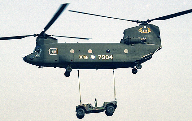 1/72 FOV CH-47SD 台湾陸軍チヌーク　7302
